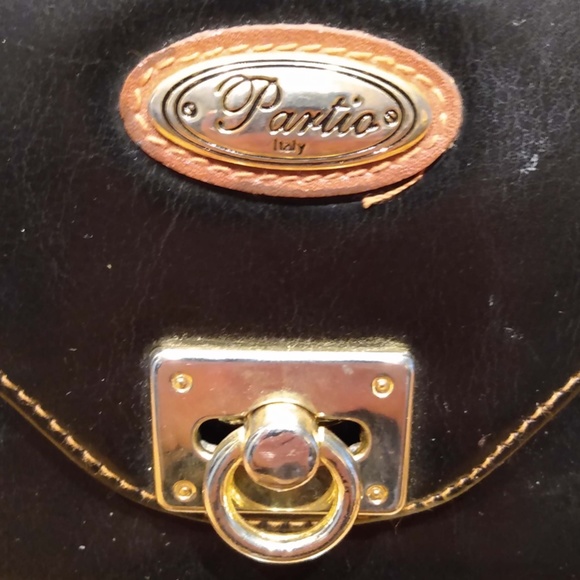 "Partio" Italian Leather Compact Purse - Picture 4 of 5